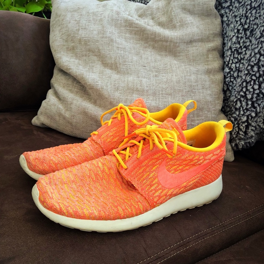 Women’s Fly knit Nike Shoes